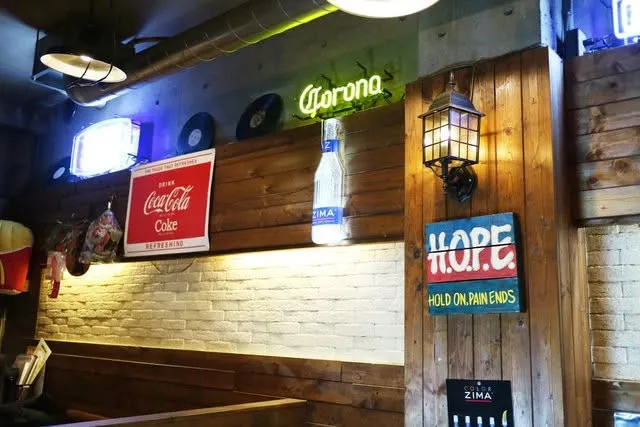 🌟美味しいお酒と料理、そして最高の雰囲気で盛り上がろう！🍻✨