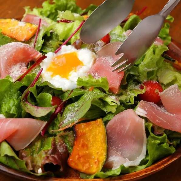 🥗 生ハムシーザーサラダ vs. チョレギサラダ 🥗