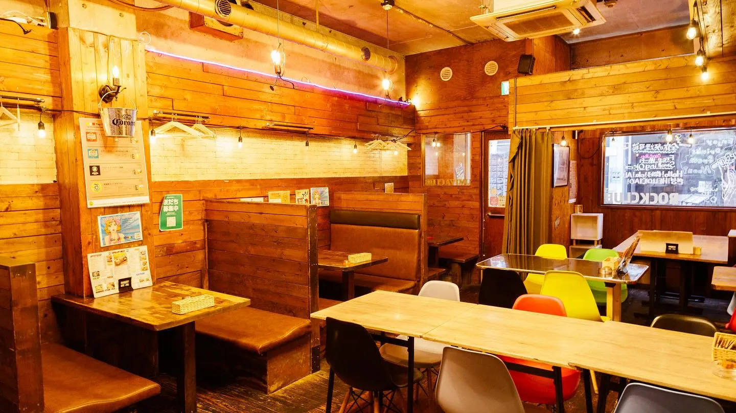 🌮 Sunny tacos & cold Corona by...