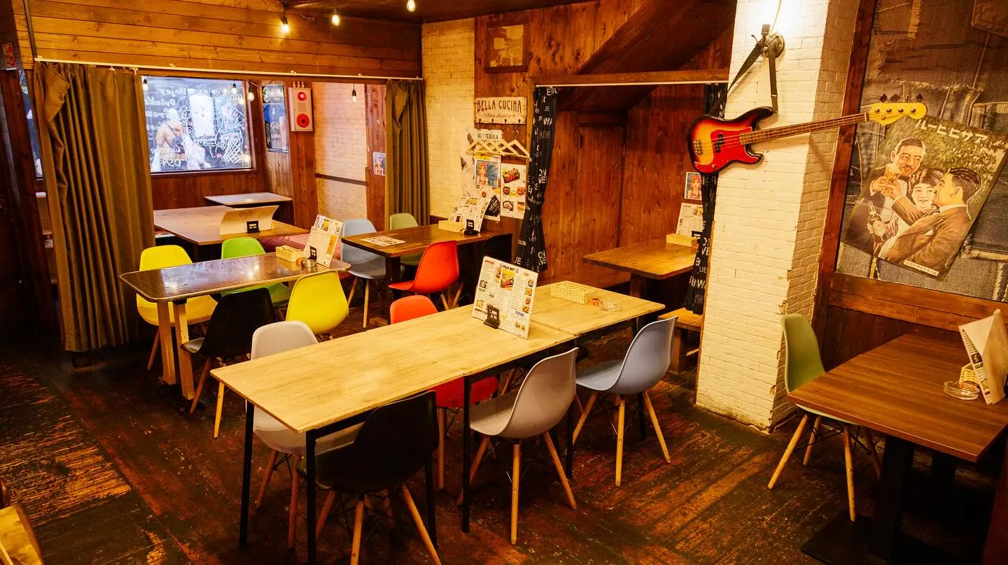 🌮 Sunny tacos & cold Corona by...